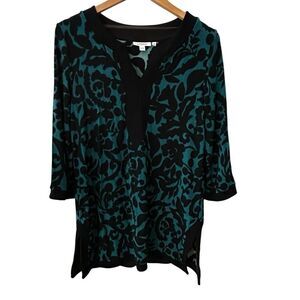 Chico’s ~ Women’s Green and black burnout tunic~ side slit hem ~ size 1/US M